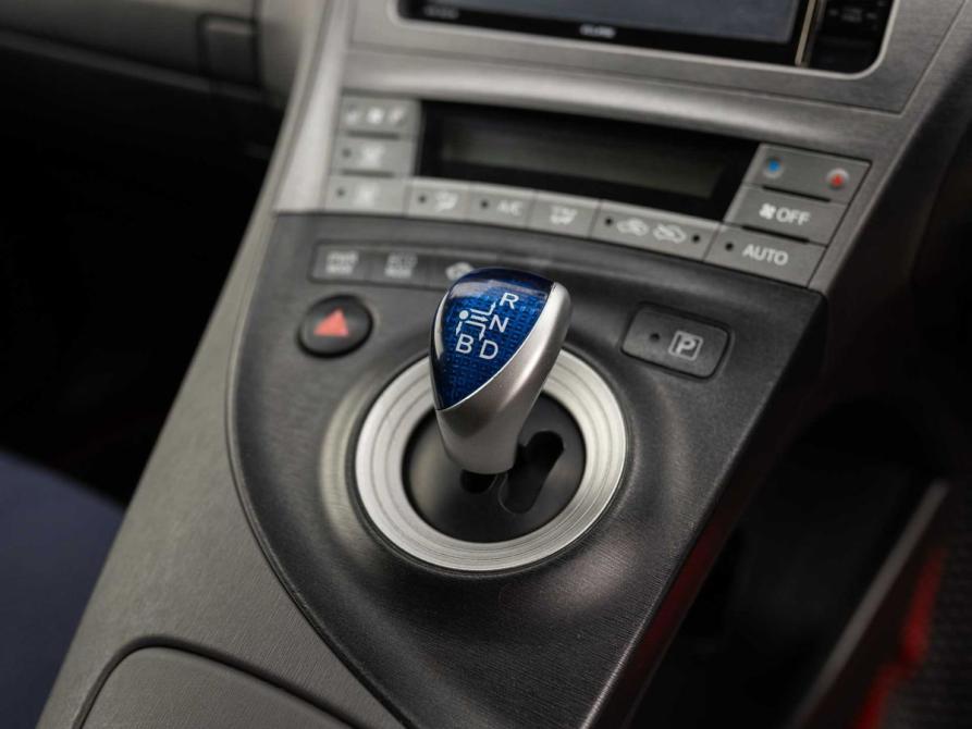 Toyota Prius III Рестайлинг (XW30) Новосибирск  - изображение 16