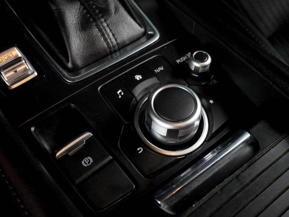 Mazda 6 III (GJ) Рестайлинг с пробегом 2016 года, цена 1 799 000 рублей, 118852 км, седан, Автокод Объявления