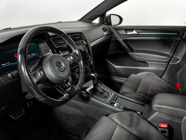 Volkswagen Golf R VII Рестайлинг с пробегом 2019 года, цена 2 950 000 рублей, 128354 км, хэтчбек, Автокод Объявления