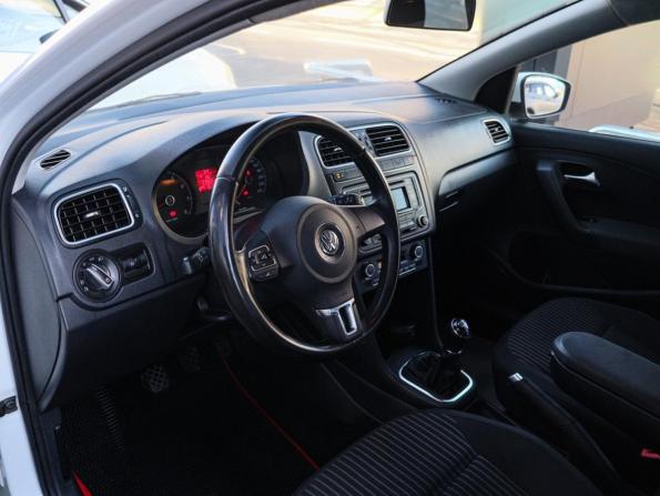 Volkswagen Polo V с пробегом 2014 года, цена 700 000 рублей, 214295 км, седан, Автокод Объявления