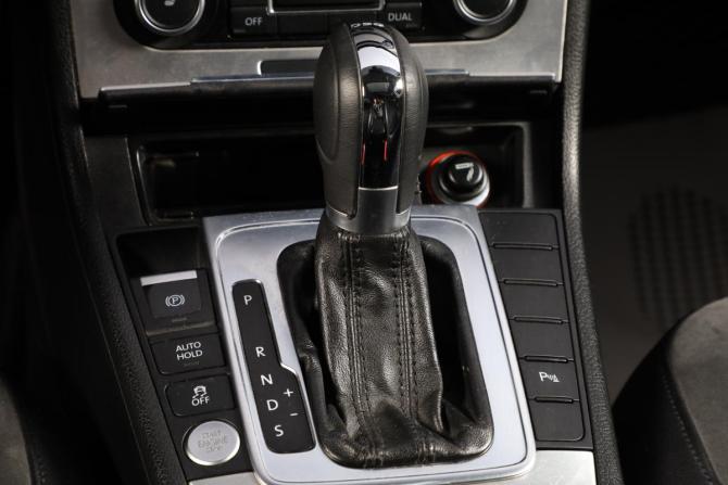 Volkswagen Passat B7 с пробегом 2011 года, цена 1 129 000 рублей, 200000 км, седан, Автокод Объявления