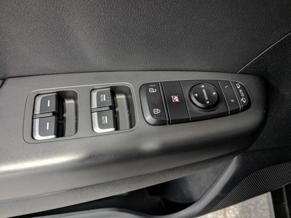 Kia Sportage IV Рестайлинг с пробегом 2022 года, цена 2 725 000 рублей, 97420 км, внедорожник, Автокод Объявления