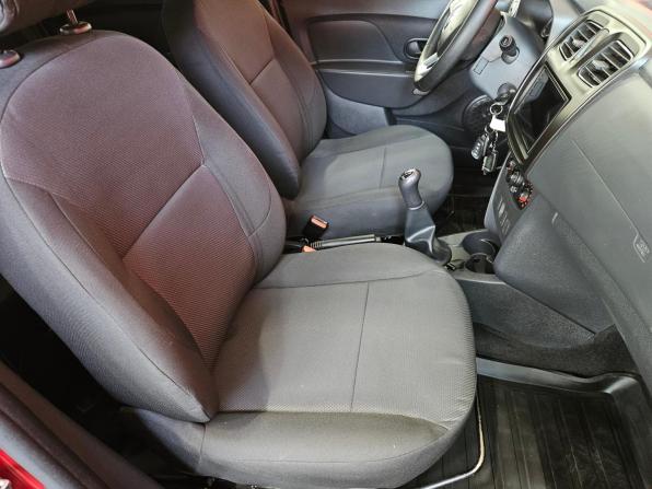 Renault Logan II Рестайлинг с пробегом 2019 года, цена 1 029 000 рублей, 40000 км, седан, Автокод Объявления