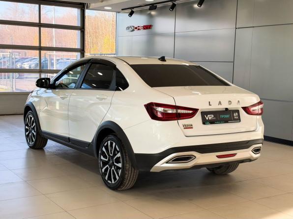Lada (ВАЗ) Vesta I Рестайлинг (NG) с пробегом 2023 года, цена 1 417 000 рублей, 53005 км, седан, Автокод Объявления