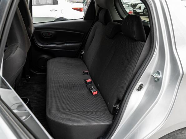 Toyota Vitz III (XP130) Рестайлинг 2 с пробегом 2017 года, цена 990 000 рублей, 75538 км, хэтчбек, Автокод Объявления