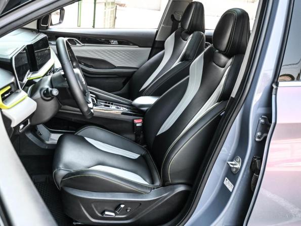 Geely Coolray I Рестайлинг с пробегом 2023 года, цена 2 149 000 рублей, 35850 км, внедорожник, Автокод Объявления