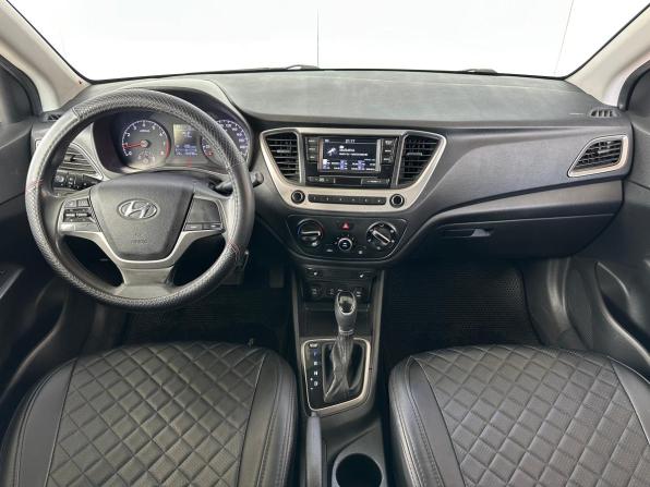 Hyundai Solaris II с пробегом 2017 года, цена 1 075 000 рублей, 194000 км, седан, Автокод Объявления
