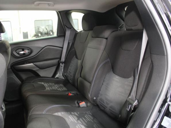 Jeep Cherokee V (KL) Рестайлинг с пробегом 2018 года, цена 2 293 000 рублей, 68483 км, внедорожник, Автокод Объявления
