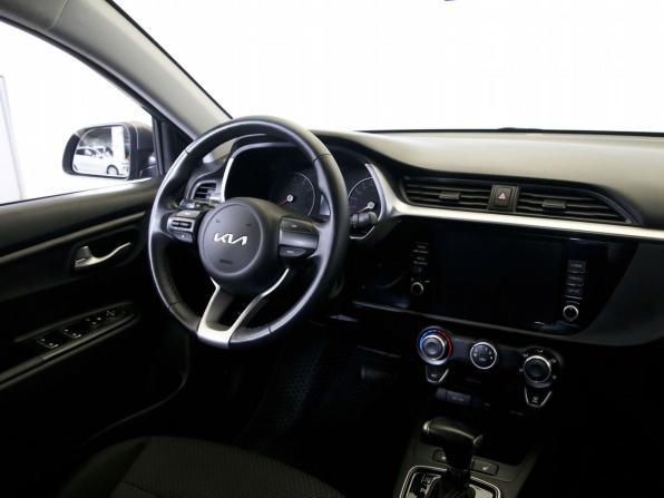 Kia Rio IV Рестайлинг с пробегом 2021 года, цена 1 345 000 рублей, 84484 км, седан, Автокод Объявления