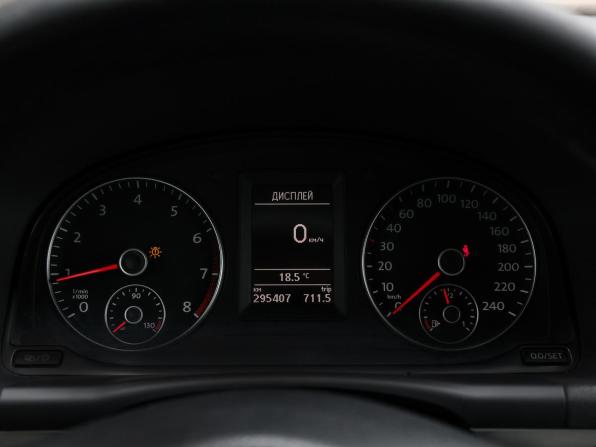 Volkswagen Touran I Рестайлинг 2 с пробегом 2012 года, цена 898 000 рублей, 295405 км, компактвэн, Автокод Объявления