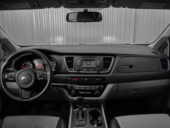 Kia Sedona III с пробегом 2015 года, цена 2 190 000 рублей, 136264 км, минивэн, Автокод Объявления