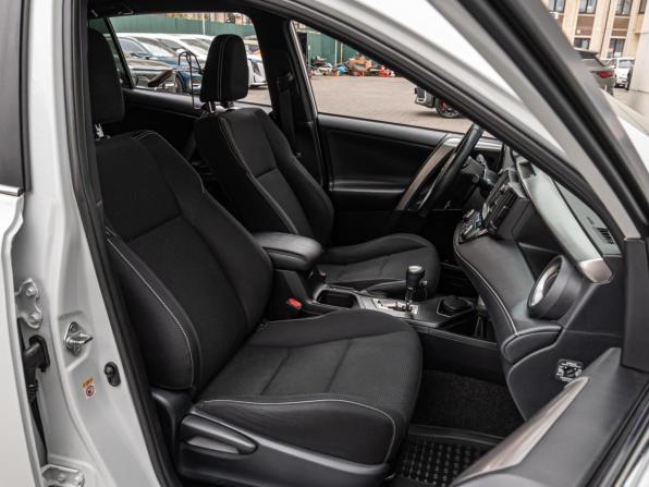 Toyota RAV4 IV (XA40) Рестайлинг с пробегом 2019 года, цена 3 270 000 рублей, 112916 км, внедорожник, Автокод Объявления