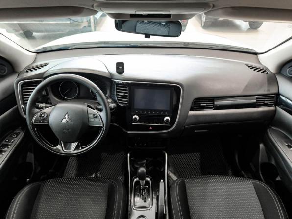 Mitsubishi Outlander III Рестайлинг 3 с пробегом 2021 года, цена 2 450 000 рублей, 58637 км, внедорожник, Автокод Объявления