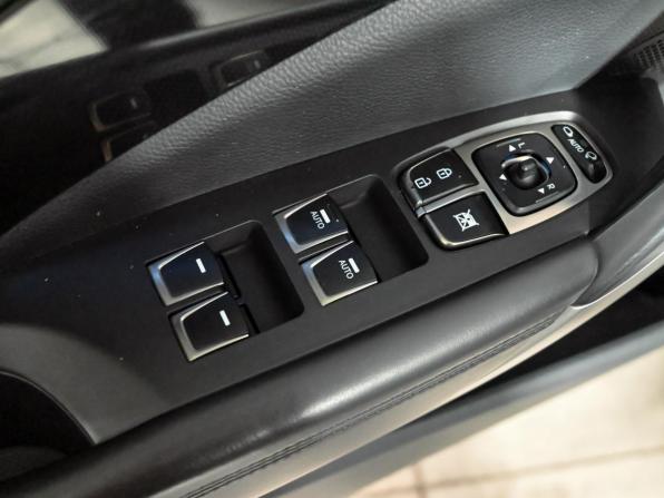 Hyundai Grandeur V с пробегом 2012 года, цена 1 370 000 рублей, 231871 км, седан, Автокод Объявления