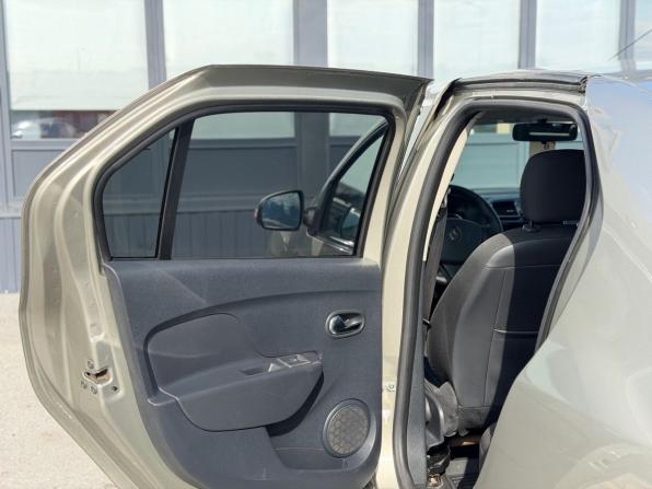 Renault Logan II с пробегом 2014 года, цена 760 000 рублей, 121280 км, седан, Автокод Объявления