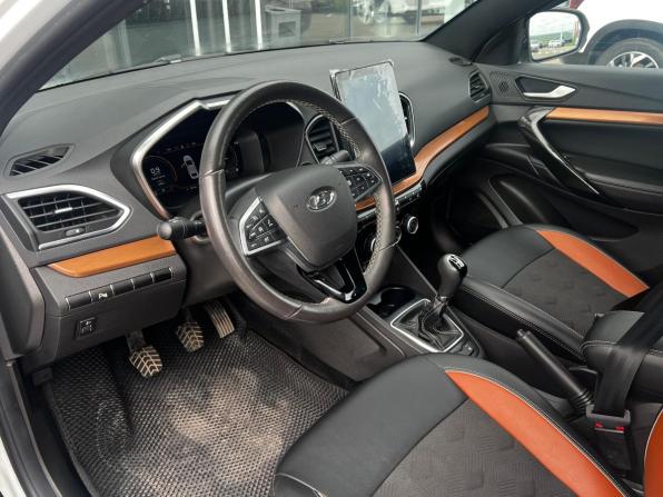 Lada (ВАЗ) Vesta I Рестайлинг (NG) с пробегом 2023 года, цена 1 351 000 рублей, 27000 км, седан, Автокод Объявления