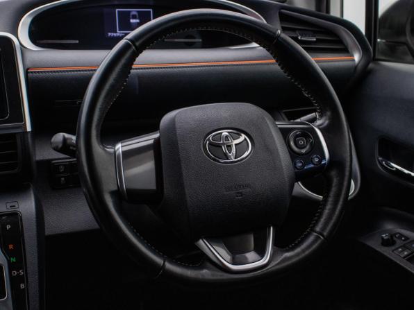 Toyota Sienta II с пробегом 2017 года, цена 1 460 000 рублей, 76934 км, компактвэн, Автокод Объявления