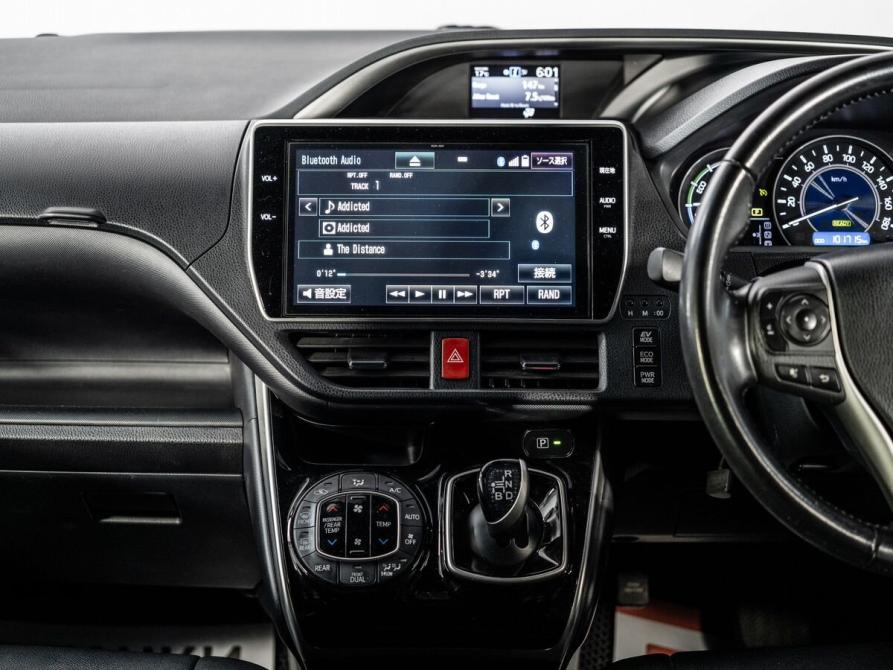 Toyota Voxy III (R80) Рестайлинг Иркутск  - изображение 12