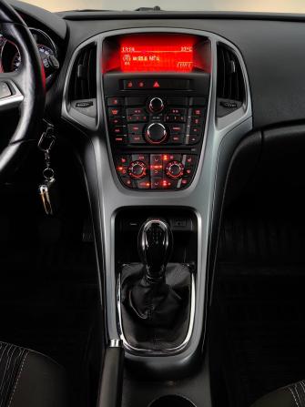 Opel Astra J Рестайлинг с пробегом 2013 года, цена 799 000 рублей, 106498 км, хэтчбек, Автокод Объявления