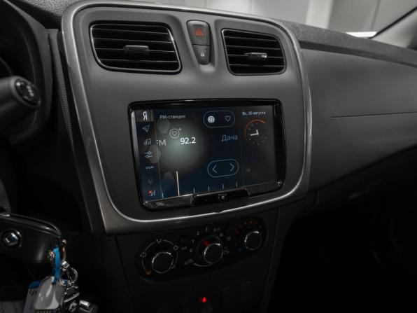 Renault Logan II Рестайлинг с пробегом 2021 года, цена 1 240 000 рублей, 108014 км, седан, Автокод Объявления
