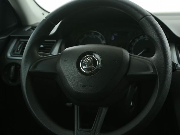 Skoda Rapid I с пробегом 2017 года, цена 1 052 000 рублей, 103400 км, лифтбек, Автокод Объявления