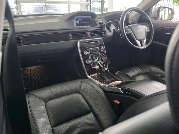 Volvo V70 III Рестайлинг с пробегом 2013 года, цена 1 000 000 рублей, 145115 км, универсал, Автокод Объявления