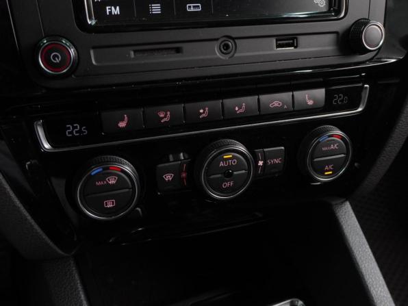 Volkswagen Jetta VI Рестайлинг с пробегом 2018 года, цена 1 749 000 рублей, 143826 км, седан, Автокод Объявления