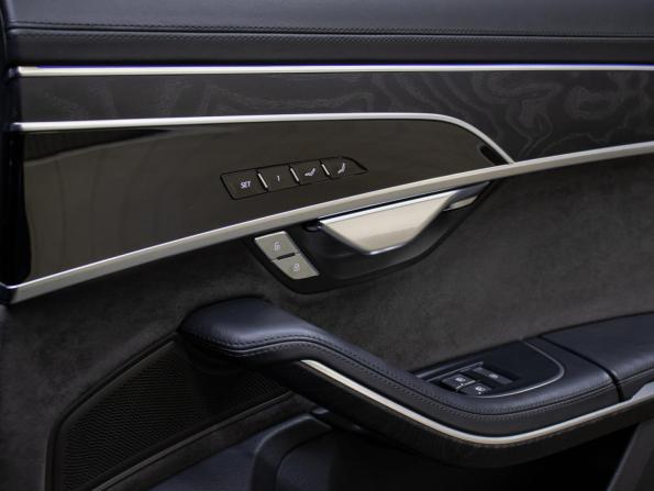 Audi A8 IV (D5) с пробегом 2018 года, цена 3 598 000 рублей, 240000 км, седан, Автокод Объявления