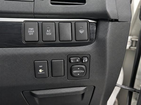 Toyota Estima III Рестайлинг 2 с пробегом 2014 года, цена 1 885 000 рублей, 177000 км, минивэн, Автокод Объявления