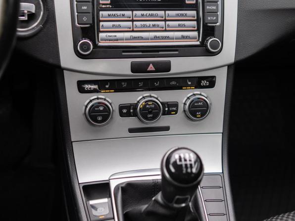 Volkswagen Passat B7 с пробегом 2012 года, цена 824 000 рублей, 228989 км, седан, Автокод Объявления