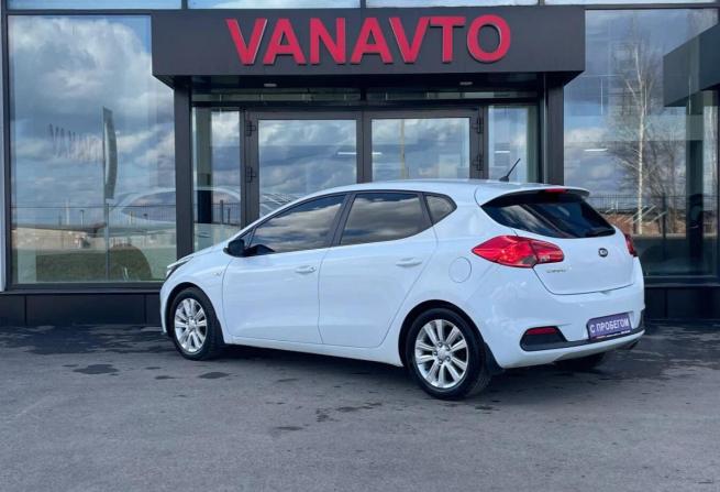 Kia Ceed II с пробегом 2014 года, цена 930 000 рублей, 168640 км, хэтчбек, Автокод Объявления