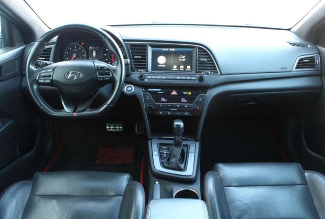 Hyundai Elantra VI (AD) с пробегом 2017 года, цена 1 386 000 рублей, 142000 км, седан, Автокод Объявления