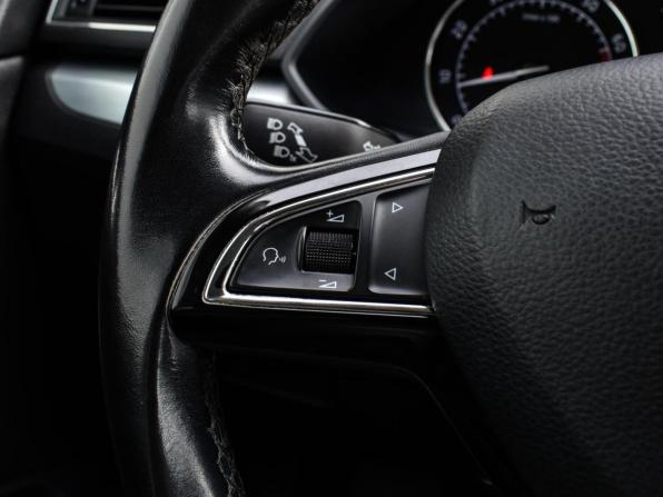 Skoda Superb III с пробегом 2018 года, цена 1 950 000 рублей, 72750 км, лифтбек, Автокод Объявления