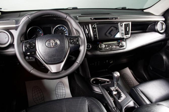Toyota RAV4 IV (XA40) Рестайлинг с пробегом 2016 года, цена 2 279 000 рублей, 210981 км, внедорожник, Автокод Объявления