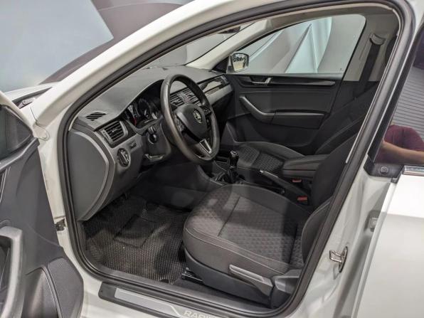 Skoda Rapid I Рестайлинг с пробегом 2017 года, цена 1 149 000 рублей, 97183 км, лифтбек, Автокод Объявления