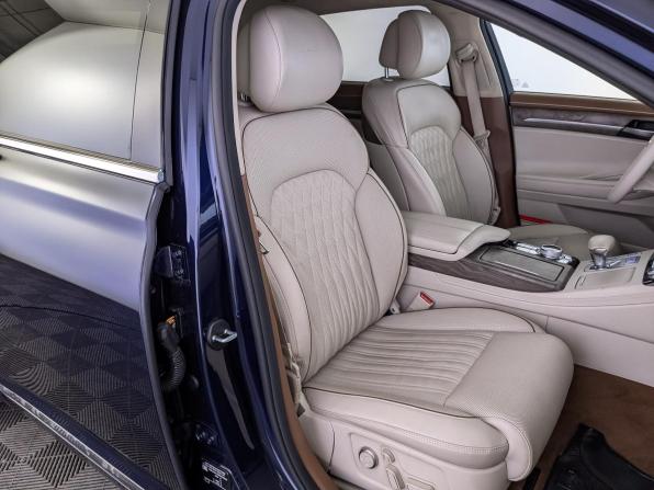 Genesis G90 I Рестайлинг с пробегом 2020 года, цена 4 950 000 рублей, 39253 км, седан, Автокод Объявления