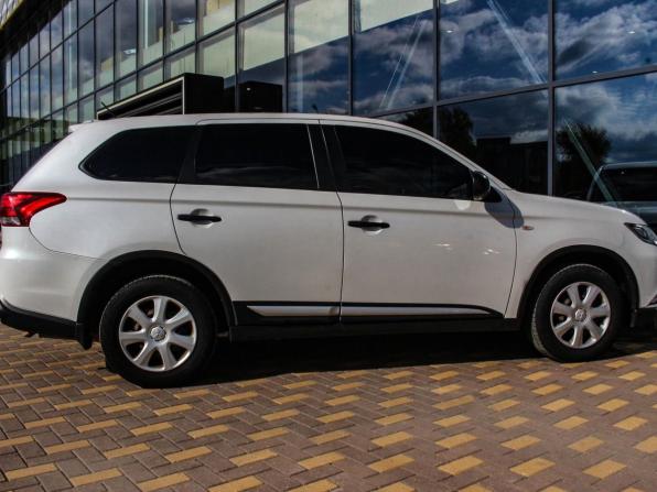 Mitsubishi Outlander III Рестайлинг 2 с пробегом 2016 года, цена 1 327 000 рублей, 136453 км, внедорожник, Автокод Объявления
