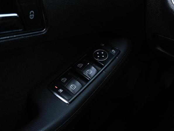 Mercedes-Benz E-Класс IV (W212 S212 C207) с пробегом 2009 года, цена 1 069 000 рублей, 193035 км, седан, Автокод Объявления