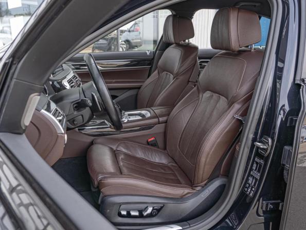 BMW 7 серии VI (G11/G12) с пробегом 2017 года, цена 5 445 000 рублей, 77224 км, седан, Автокод Объявления