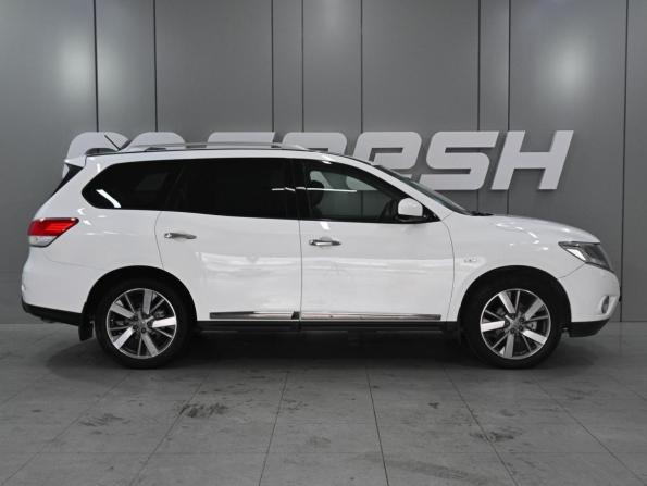 Nissan Pathfinder IV с пробегом 2016 года, цена 1 999 000 рублей, 113915 км, внедорожник, Автокод Объявления