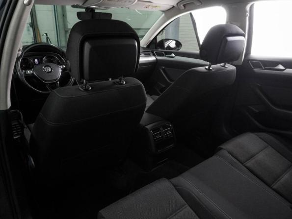 Volkswagen Passat B8 с пробегом 2017 года, цена 1 674 000 рублей, 193730 км, седан, Автокод Объявления