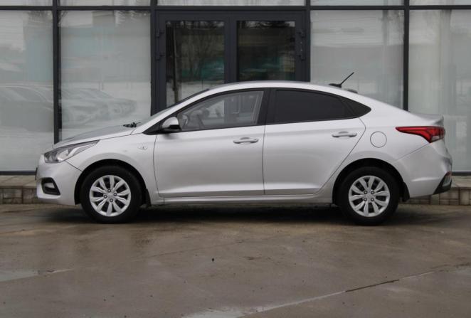 Hyundai Solaris II с пробегом 2018 года, цена 1 035 000 рублей, 138455 км, седан, Автокод Объявления
