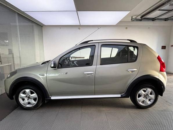 Renault Sandero I с пробегом 2013 года, цена 640 000 рублей, 164899 км, хэтчбек, Автокод Объявления