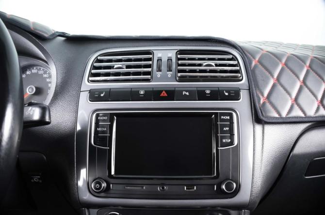 Volkswagen Polo V Рестайлинг с пробегом 2018 года, цена 909 000 рублей, 359321 км, седан, Автокод Объявления