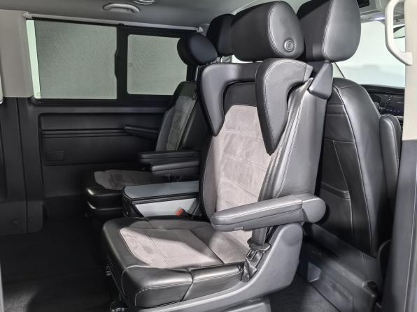 Volkswagen Multivan T6 Рестайлинг с пробегом 2021 года, цена 5 999 000 рублей, 90109 км, минивэн, Автокод Объявления