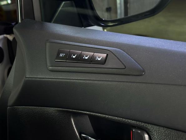 Toyota Alphard III Рестайлинг с пробегом 2021 года, цена 5 199 000 рублей, 55316 км, минивэн, Автокод Объявления
