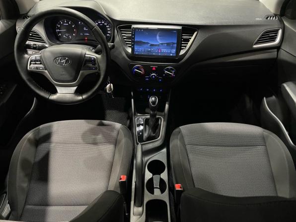 Hyundai Solaris II с пробегом 2018 года, цена 1 320 000 рублей, 131902 км, седан, Автокод Объявления