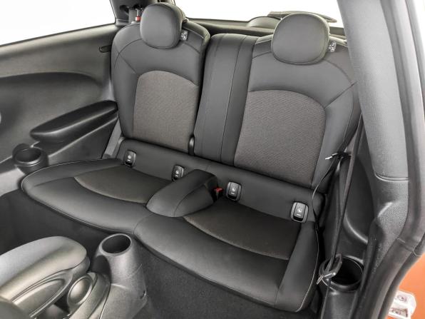 Mini Hatch III (F55/F56) Рестайлинг с пробегом 2021 года, цена 2 550 000 рублей, 66313 км, хэтчбек, Автокод Объявления