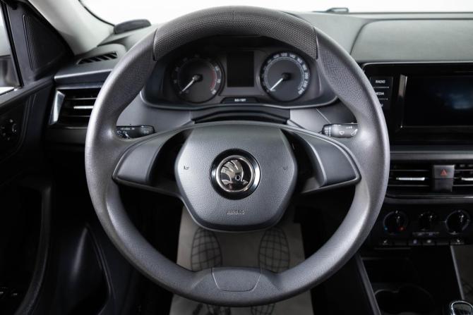 Skoda Rapid II с пробегом 2021 года, цена 1 329 000 рублей, 137500 км, лифтбек, Автокод Объявления