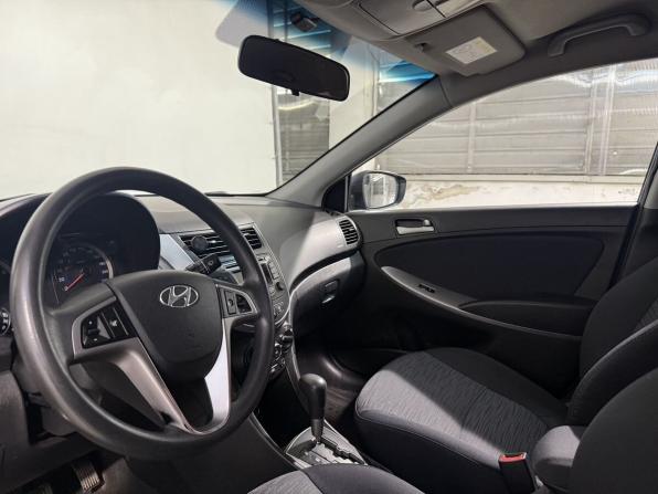 Hyundai Solaris I Рестайлинг с пробегом 2015 года, цена 999 800 рублей, 140000 км, седан, Автокод Объявления